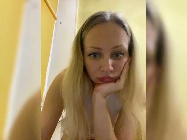 EmillyaW1 from BongaCams is Freechat