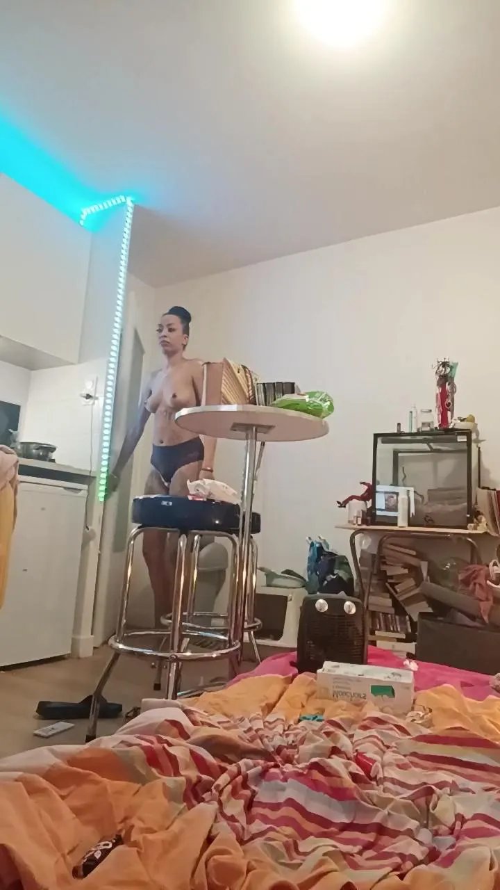 elleblue_sexy on Cam4 