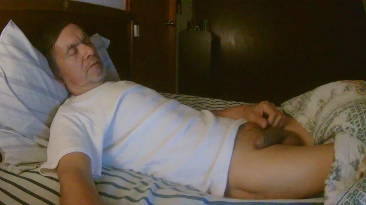 elver272 from Cam4