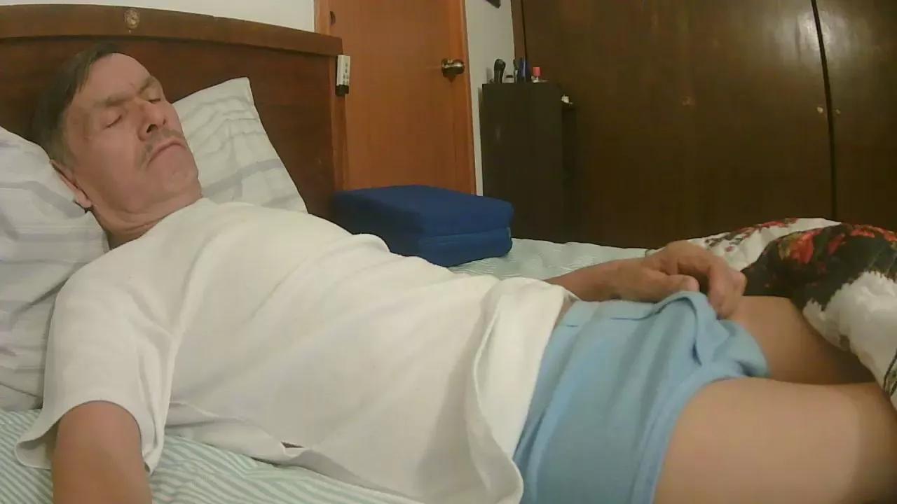 elver272 from Cam4