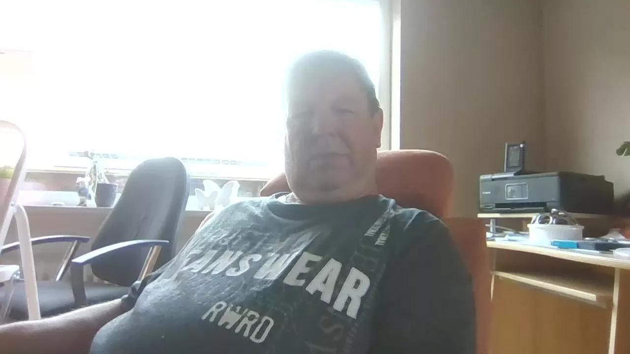 Immerwiedermal from Cam4