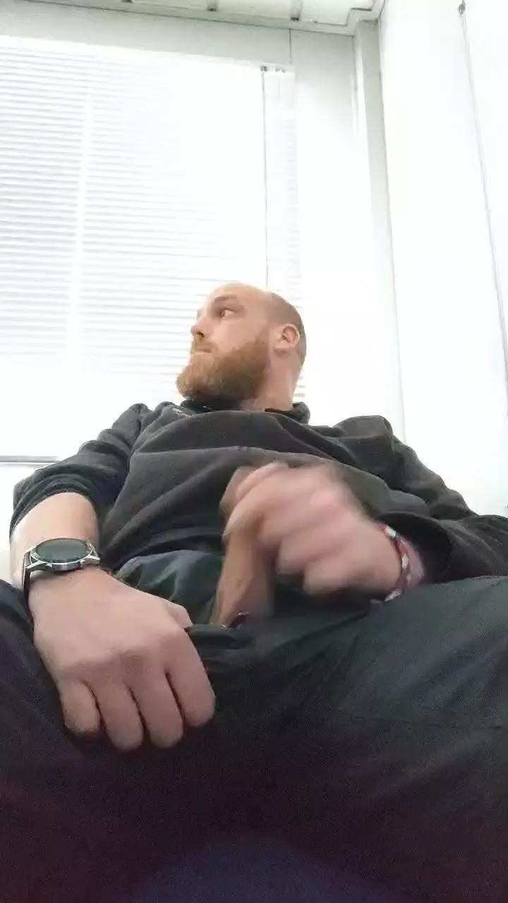 Tomtoyz from Cam4
