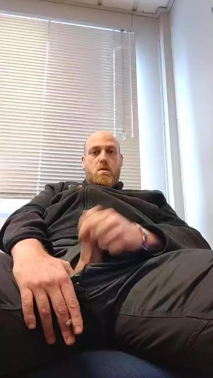 Tomtoyz from Cam4