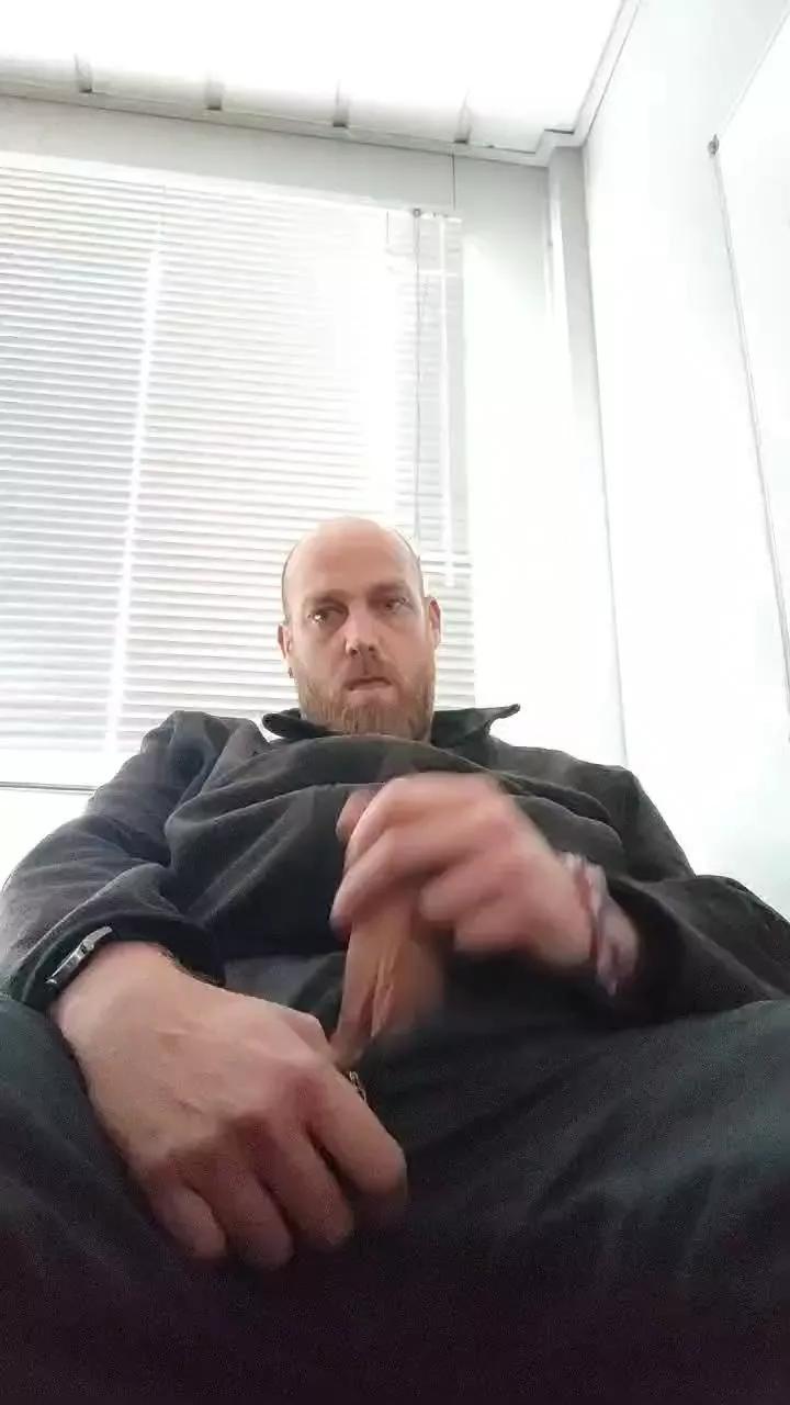 Tomtoyz from Cam4
