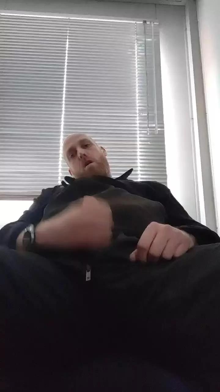 Tomtoyz from Cam4