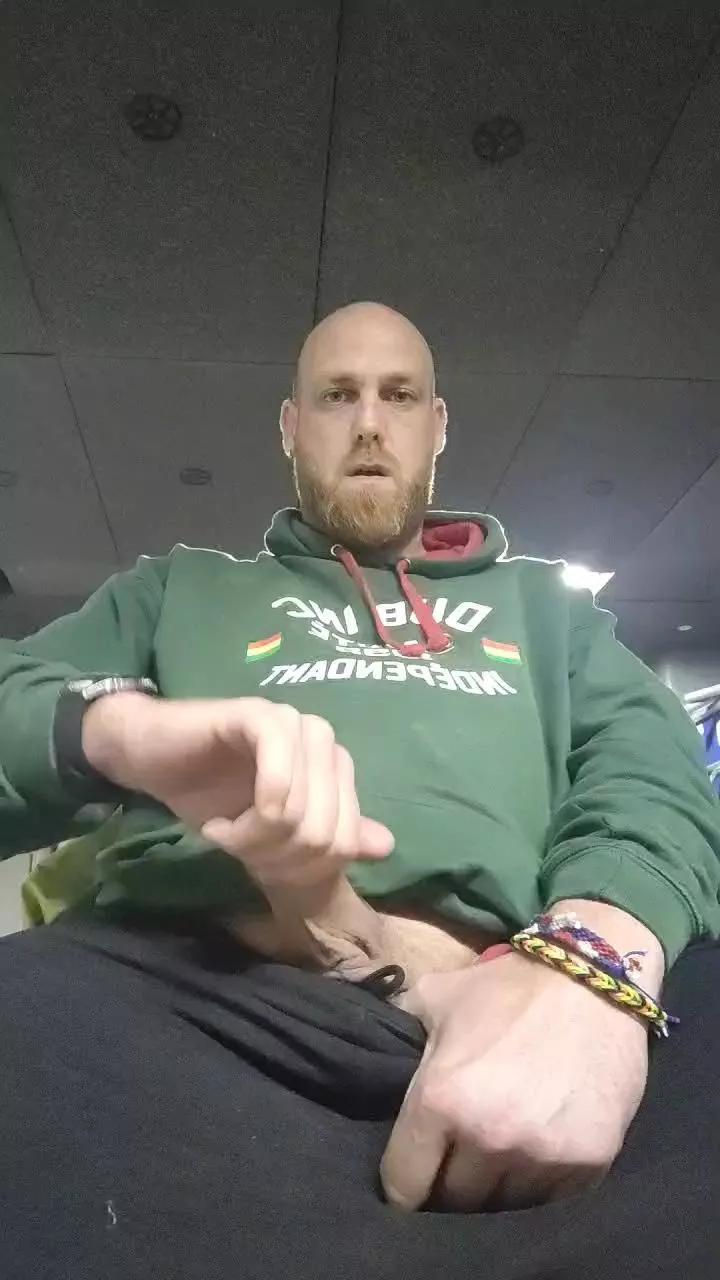 Tomtoyz from Cam4