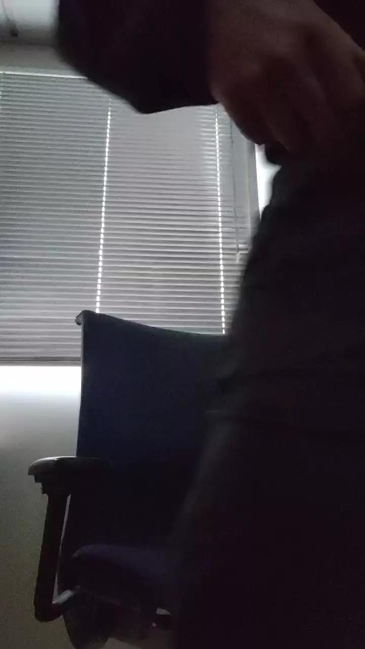 Tomtoyz from Cam4