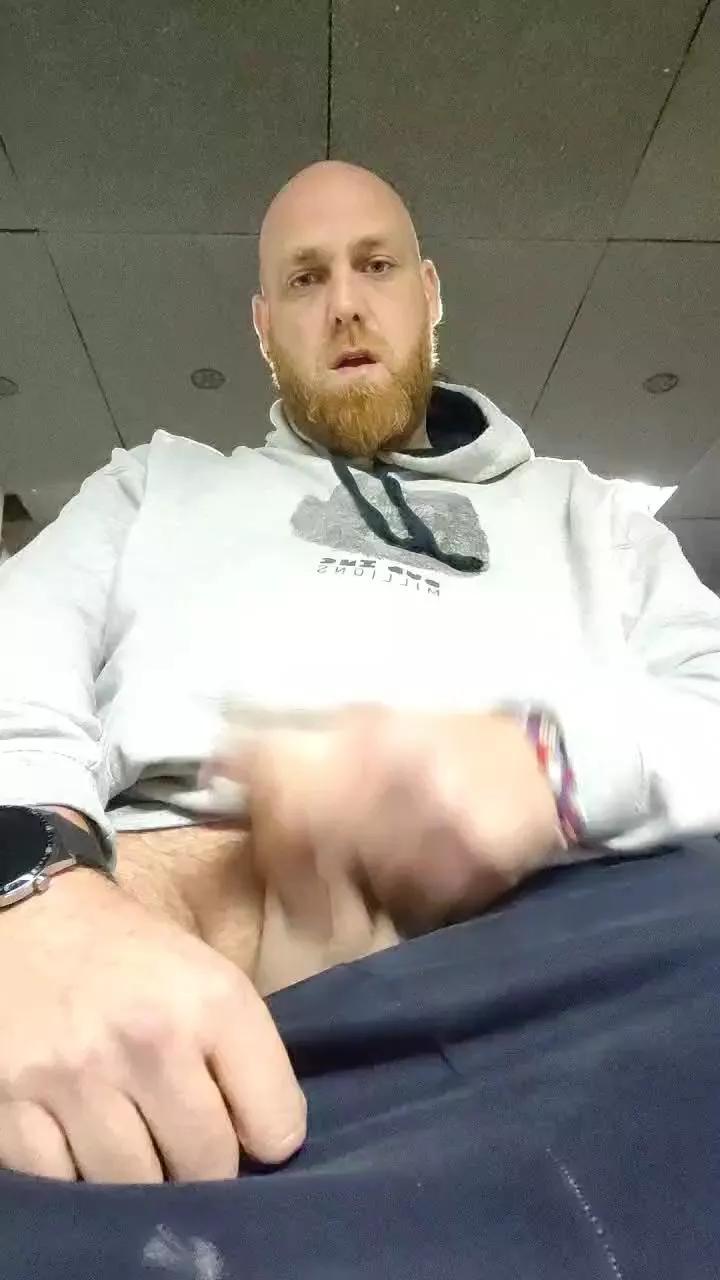 Tomtoyz from Cam4
