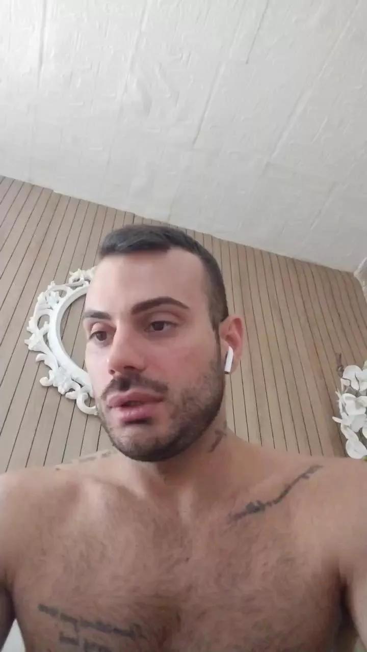 Viki84 from Cam4