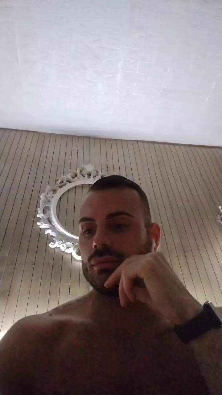 Viki84 from Cam4