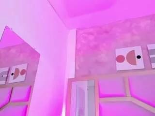 dollsweety from CamSoda