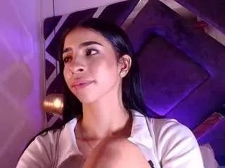 sara-lop from CamSoda