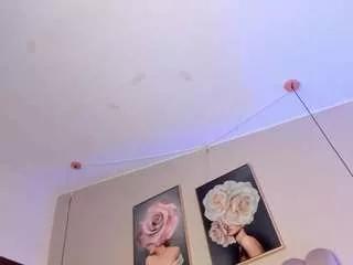 saraa-blonde from CamSoda