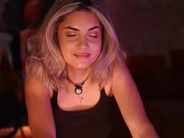 Alliesynns from Chaturbate