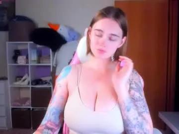 Annaroading from Chaturbate