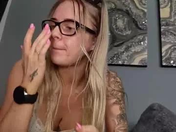 april_flix from Chaturbate is Freechat