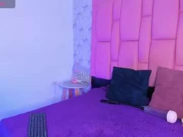 Bellasweet11 from Chaturbate