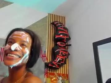 Daffnelewis from Chaturbate