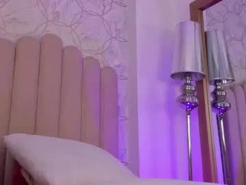 Foxy200__ from Chaturbate
