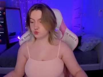 lovelyy_julia from Chaturbate is Freechat