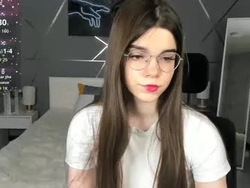 misss_evelyne from Chaturbate