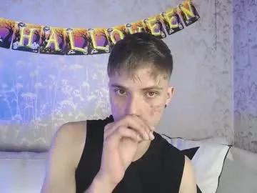 Robbinblaze from Chaturbate