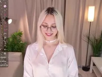 sexy_kikii from Chaturbate is Freechat