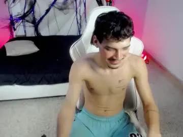 Yankeeandisa from Chaturbate