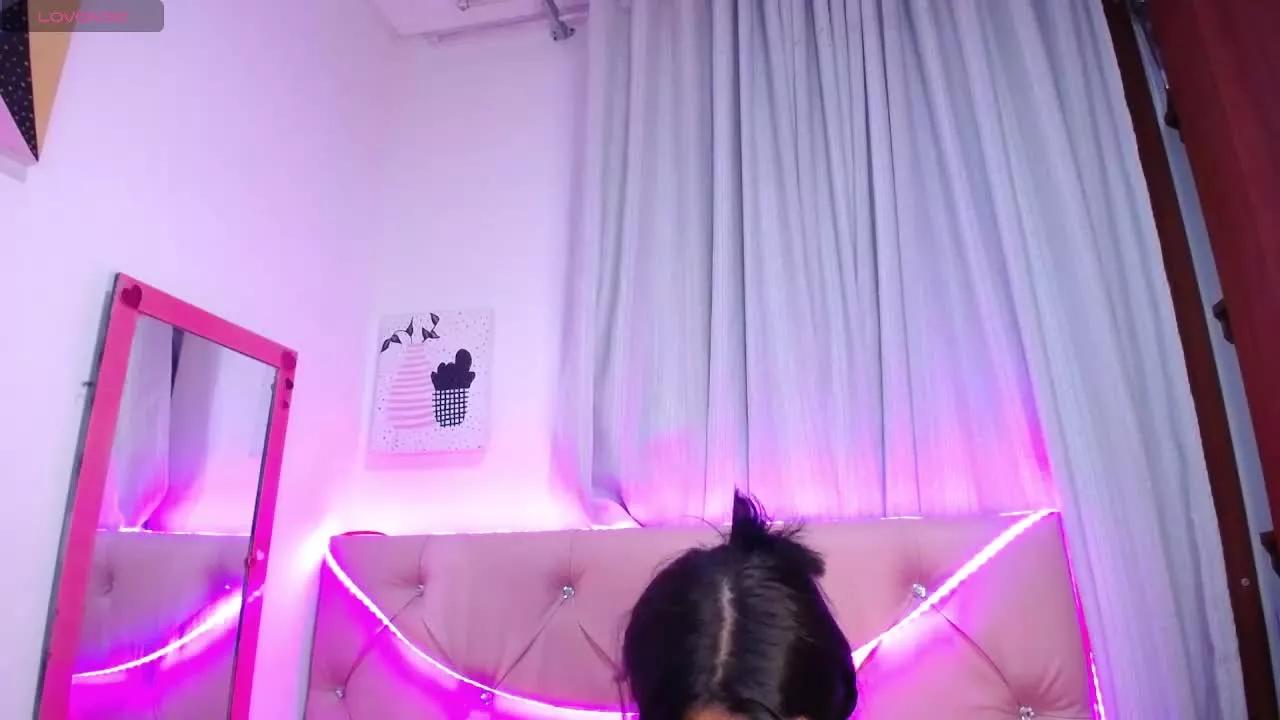 Ella_Jhones from Streamray