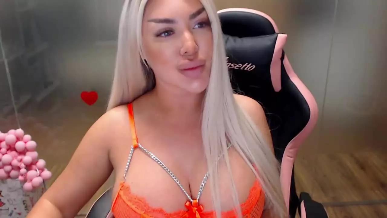 SarahStone69 from Streamray