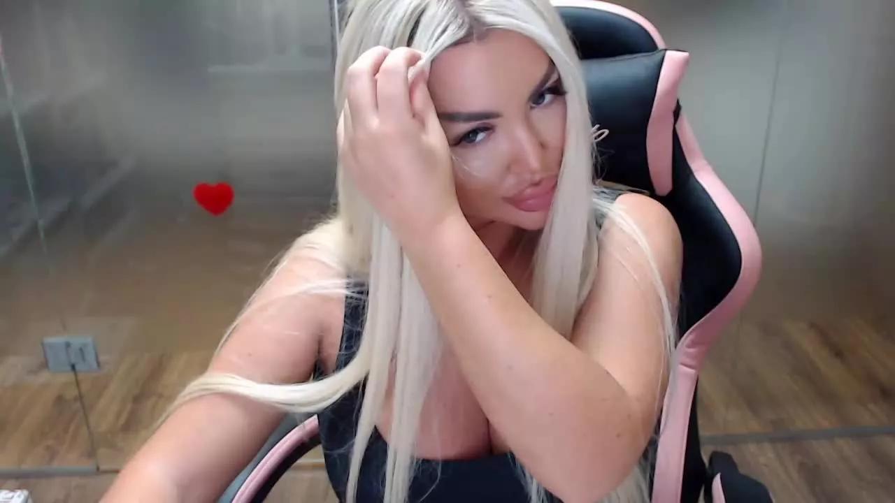 SarahStone69 from Streamray