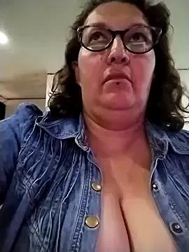 -saraqueen- from StripChat is Freechat