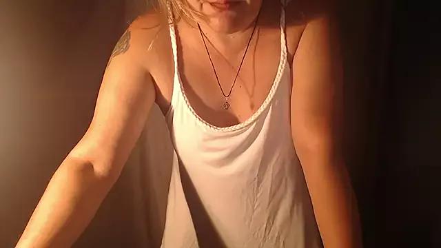 1BECHA1 from StripChat is Freechat