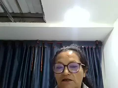 _Cristal from StripChat is Freechat