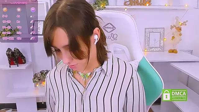 _Eliizabeth_ from StripChat is Freechat