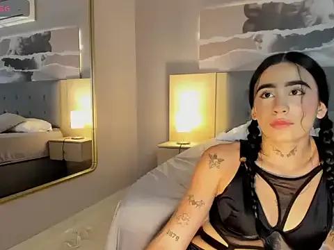 _Kitty_cutee from StripChat is Freechat