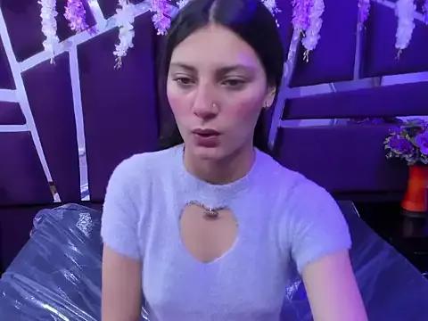 _Luna_Bennett from StripChat is Freechat
