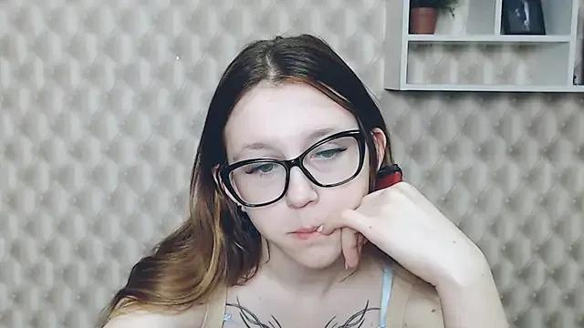 _MiraGold_ from StripChat is Freechat