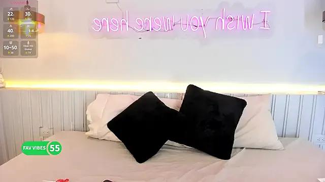 _samanthamonroe from StripChat is Freechat