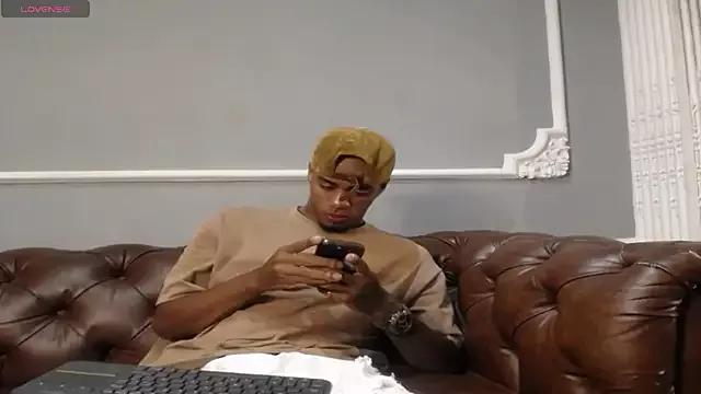 AaronCruz_ from StripChat