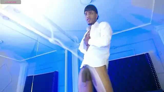 AaronCruz_ from StripChat
