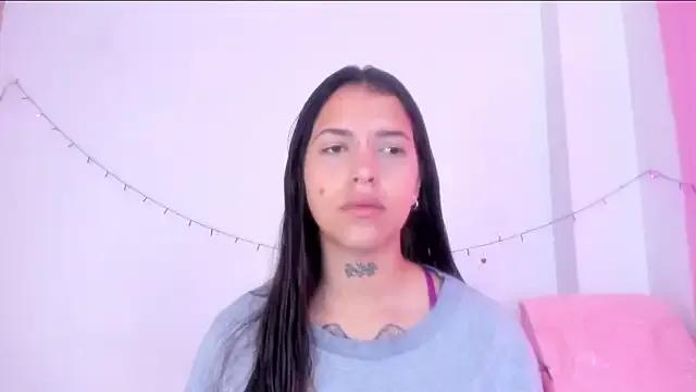 Abby_roussee from StripChat is Freechat
