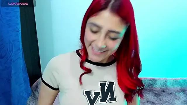 Adahraa_younng from StripChat