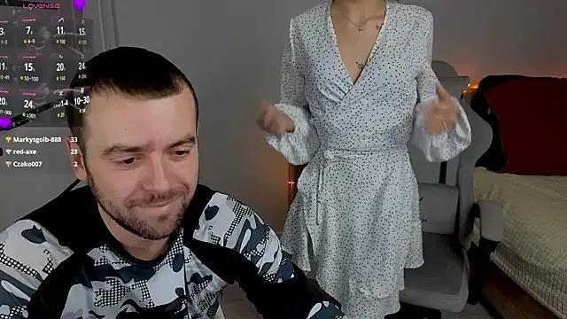 AdeleLaCr0ix from StripChat is Freechat