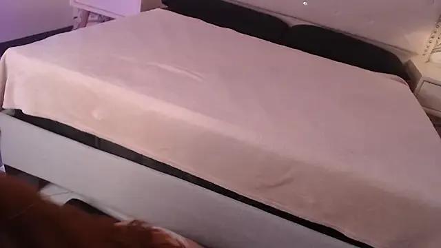 Adrianna5_ from StripChat is Freechat