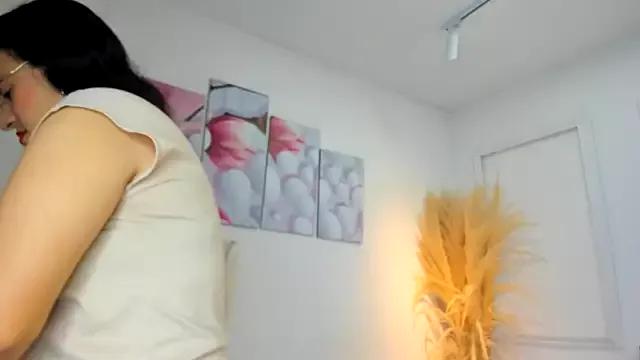 africa_holmes from StripChat is Freechat