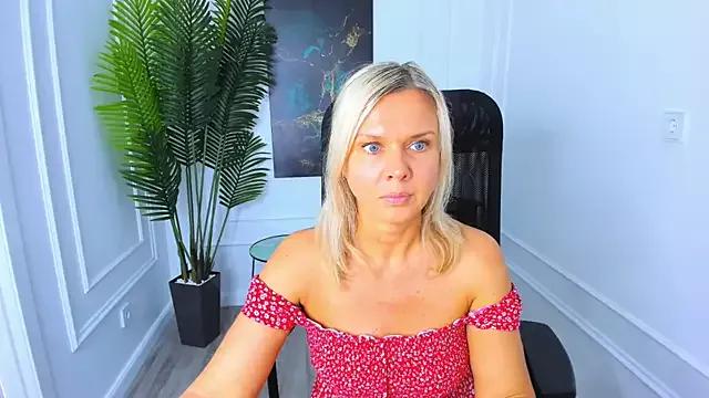 AgathaKlouin from StripChat
