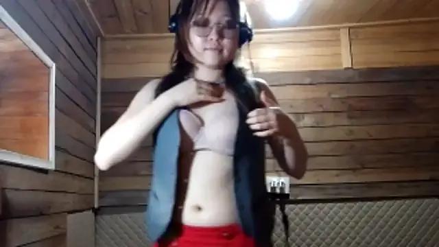 AiCress from StripChat is Freechat