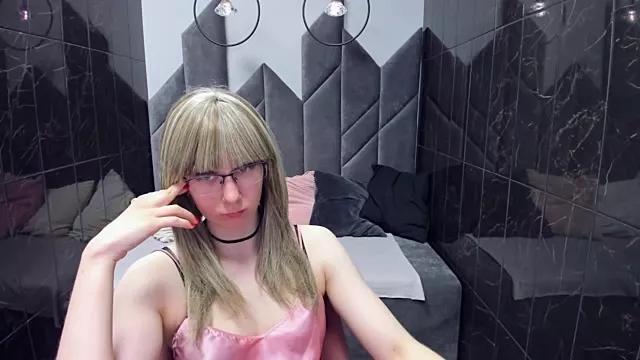 AlanaDreamy from StripChat