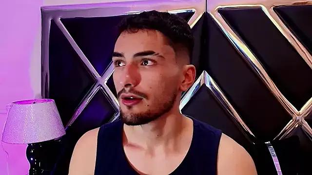 AlekRuizx from StripChat is Freechat